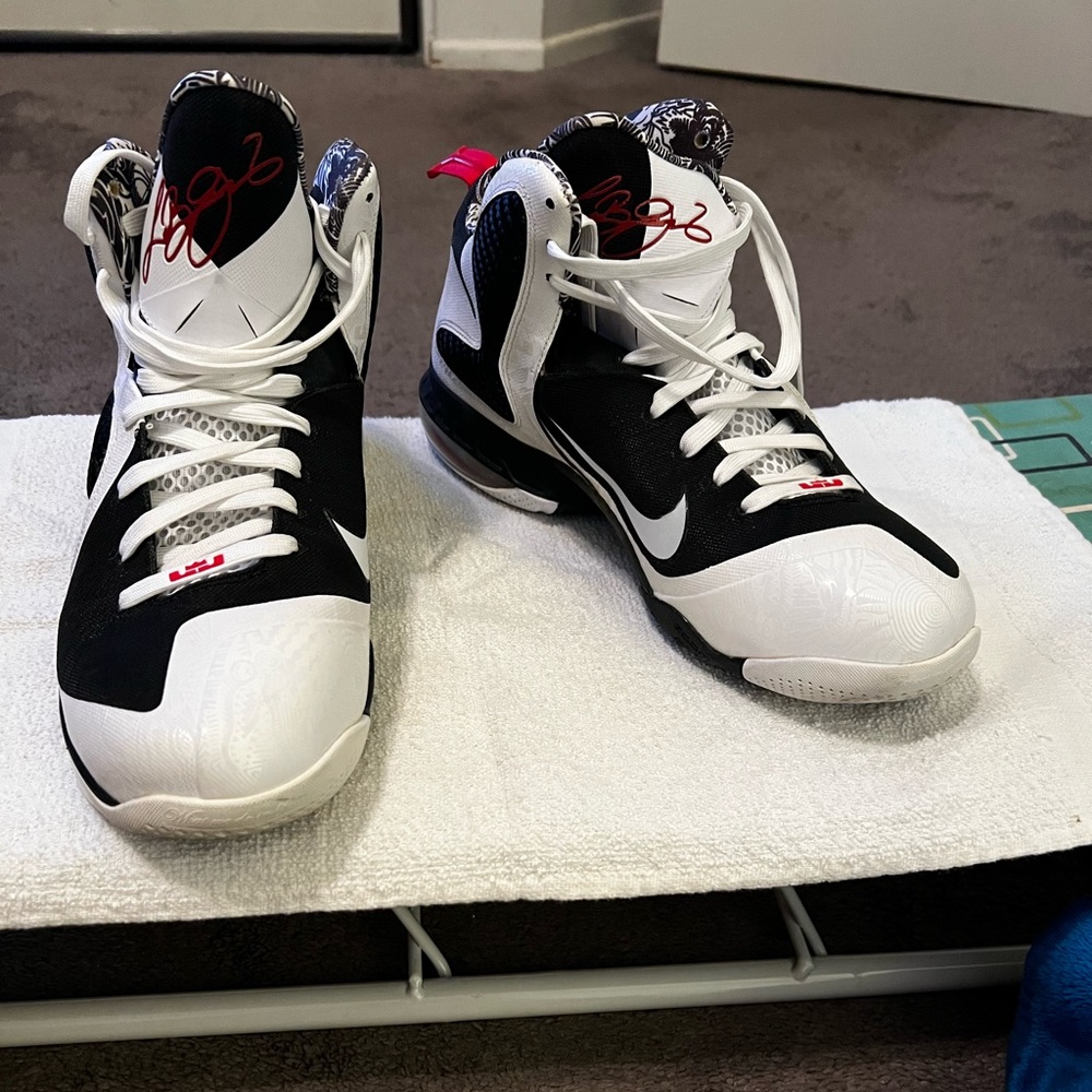 Nike LeBron 9 Freegums. Size 12. Preowned - Picture 5 of 6